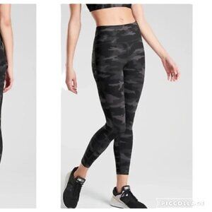 Athleta Leggings Size Small Green Camouflage Ultimate 7/8 Tights